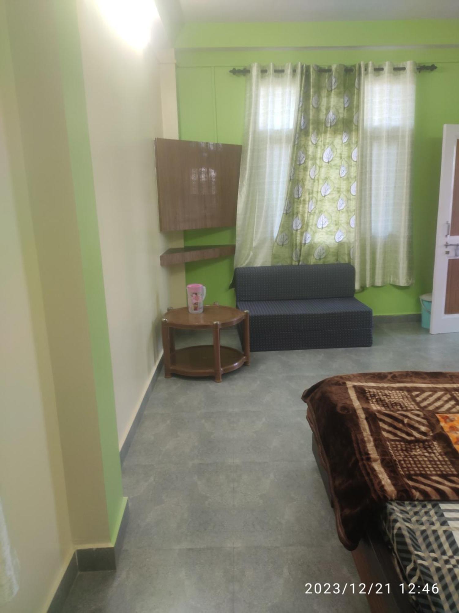 Tree Valley Homestay Chail Exterior photo